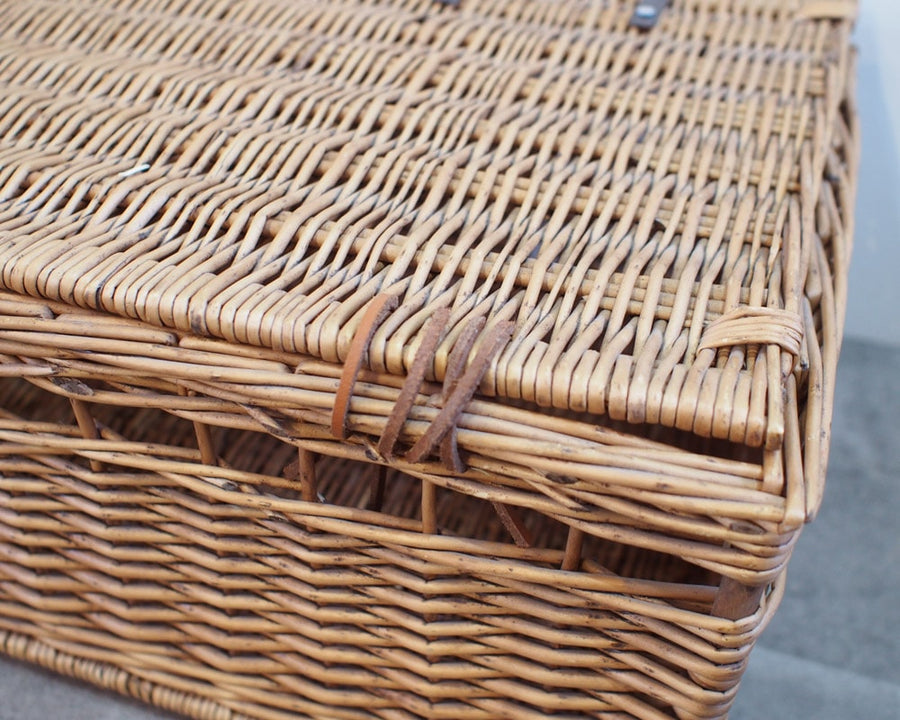 ROUND TRIP BASKET
