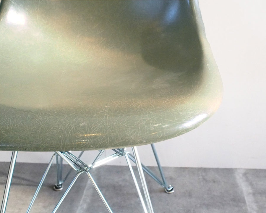 Eames side shell chair, amber