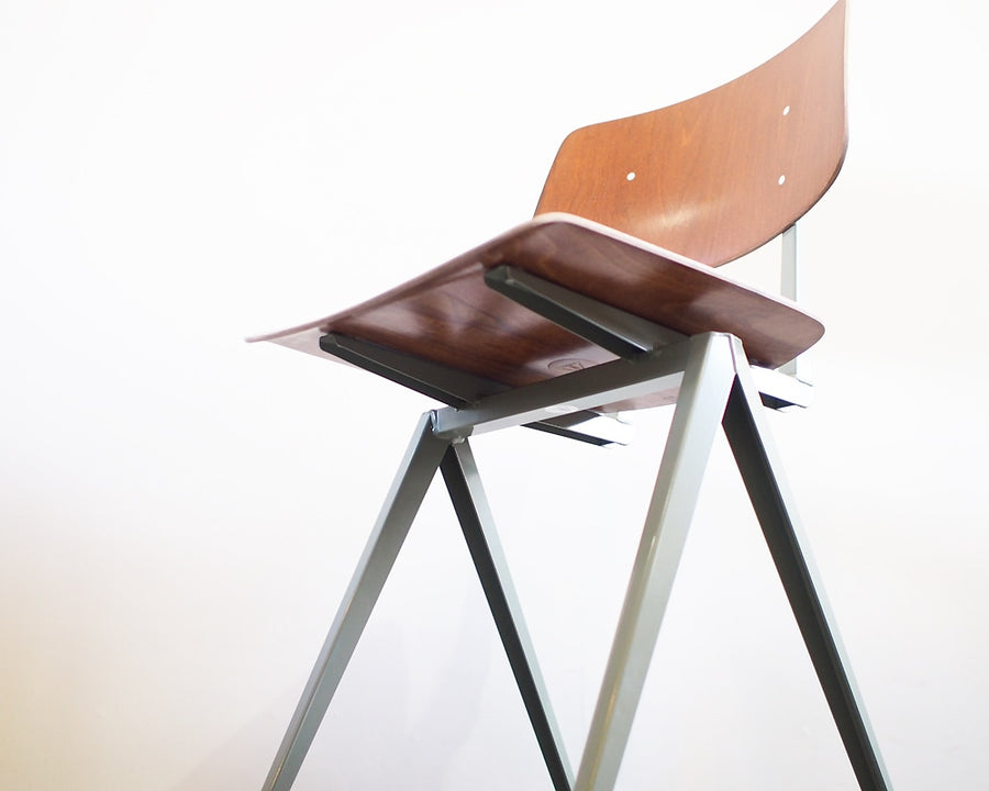 S.16 Chair Brown ガルファニタス ブラウン/セメントグレイ