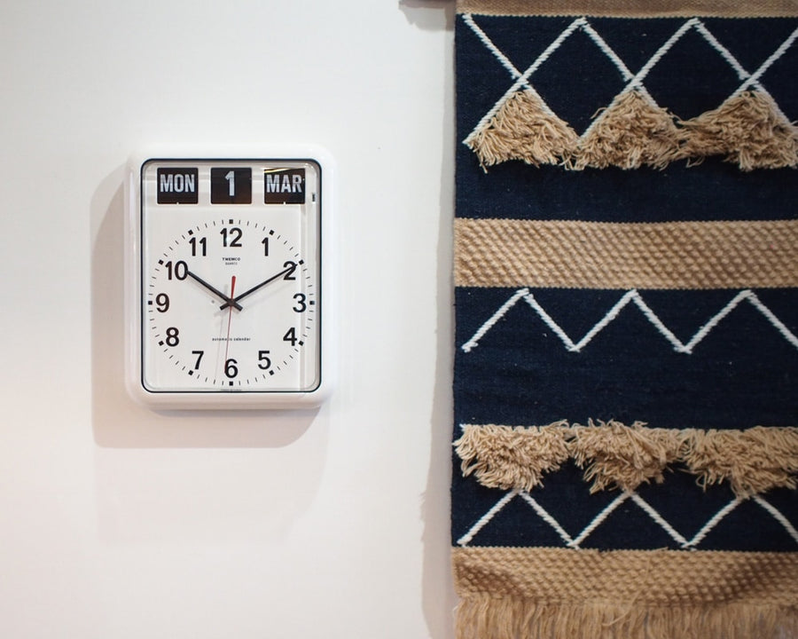 Automatic Calendar Quartz Clock BQ-12A