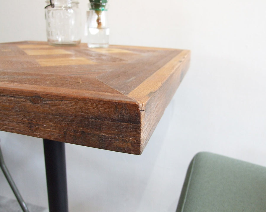 PUZZLE CAFE TABLE