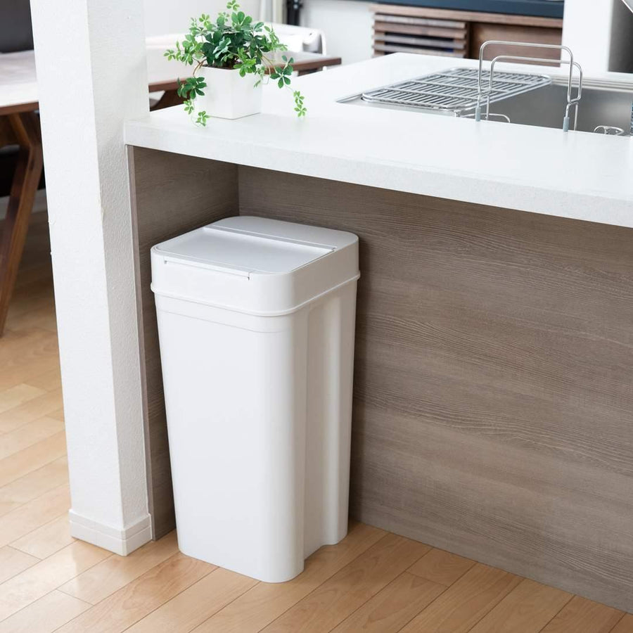 Seals 45 Airtight Dustbin, White