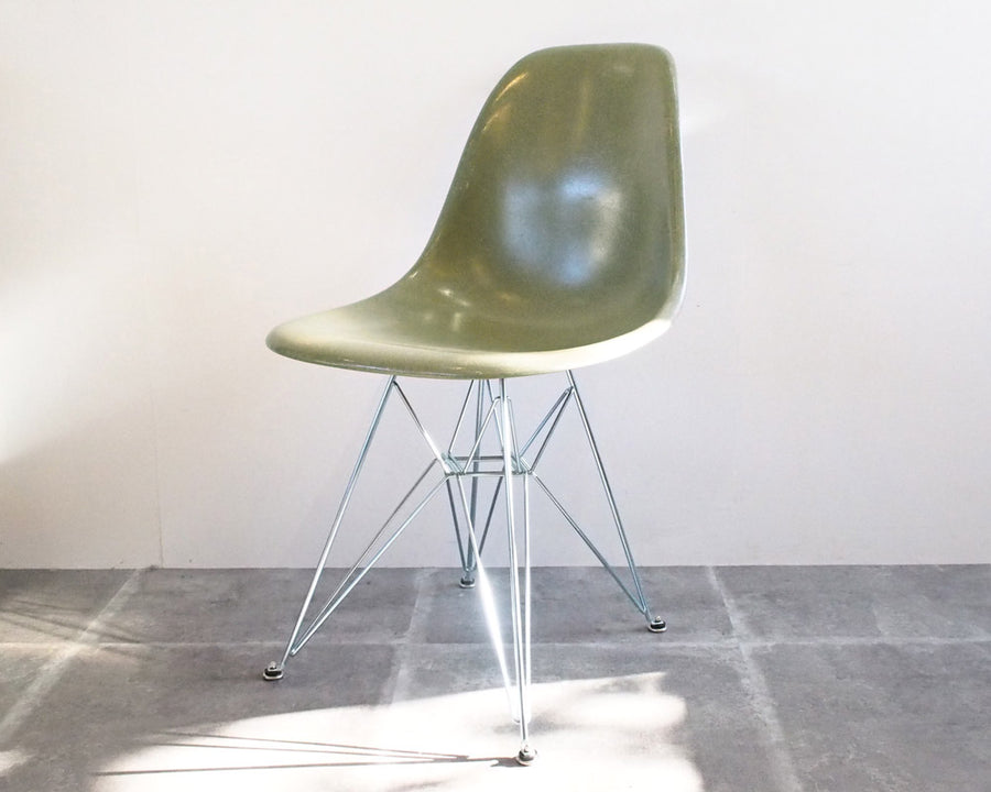 Eames side shell chair, amber