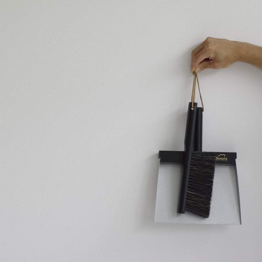 Hand brush and dustpan set