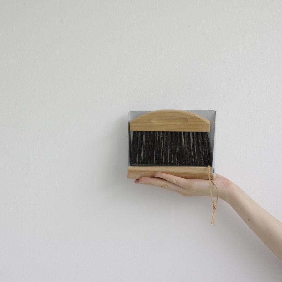 table brush set