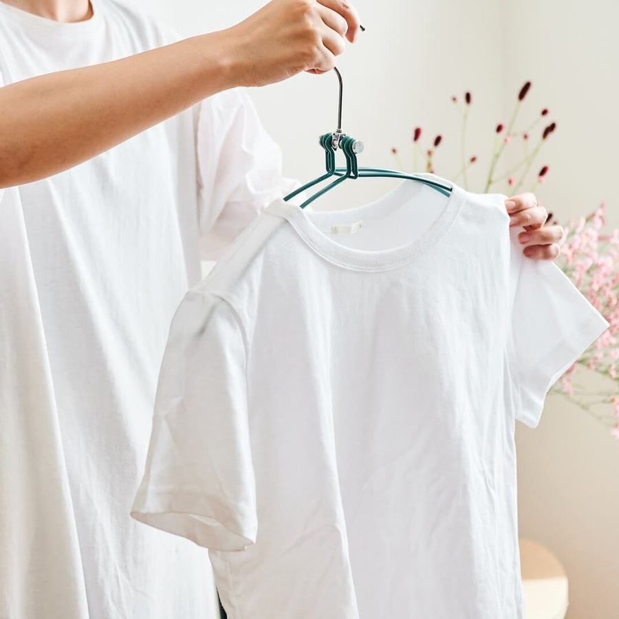 FOLDING HANGER