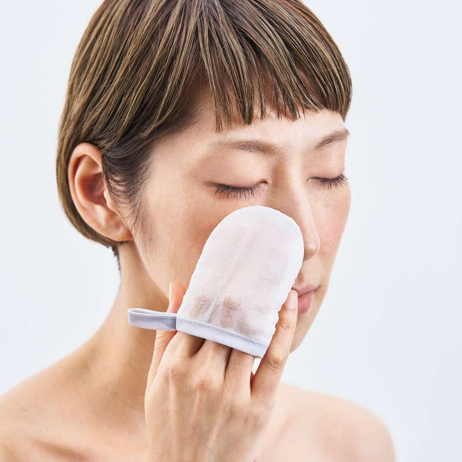 Silky Bath Mitten for Face