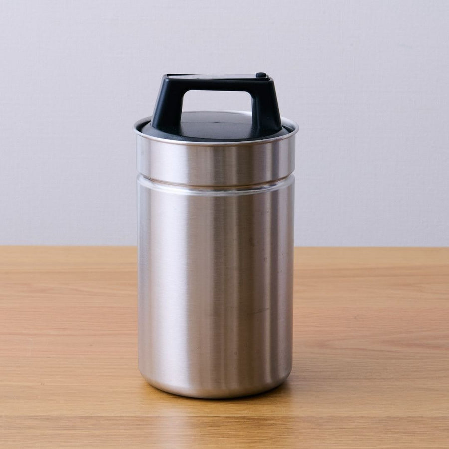 Sealable food waste canister