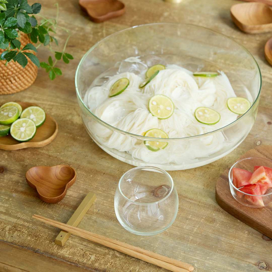 A shallow bowl with a crown glass that looks great with somen noodles.