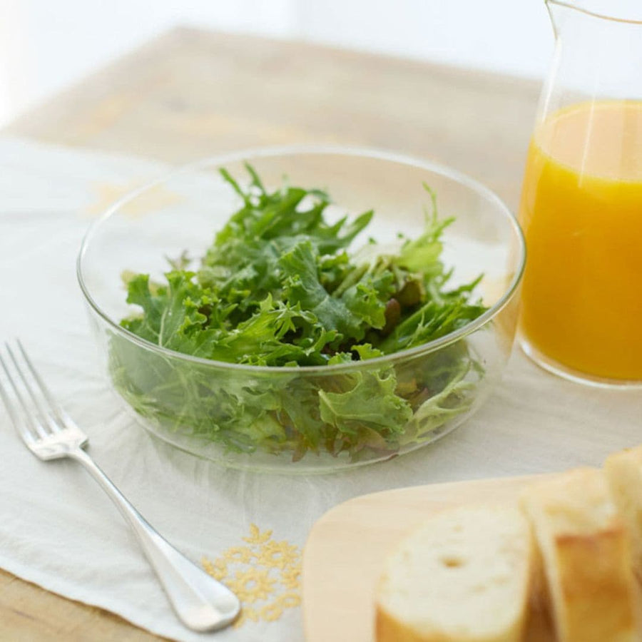A shallow bowl with a crown glass that looks great with somen noodles.