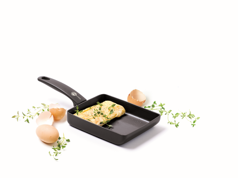 Cambridge Egg Pan 18.3x14.1cm IH/Gas compatible