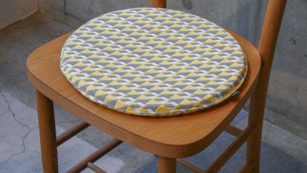 シートクッション デザインチェアクッション ラウンド 35cm kijinokanosei Triangle