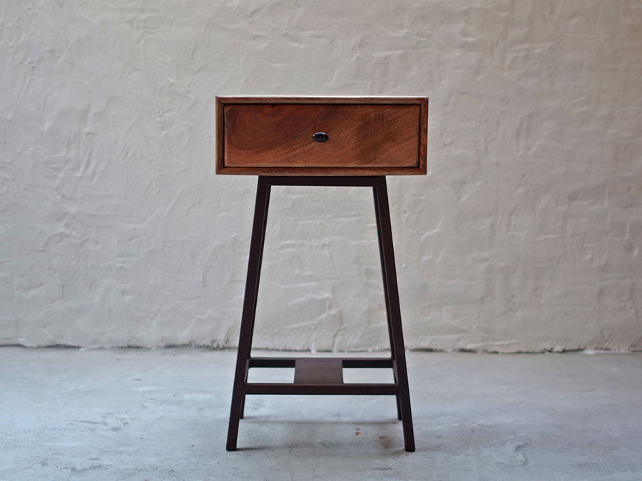 DR SIDE TABLE