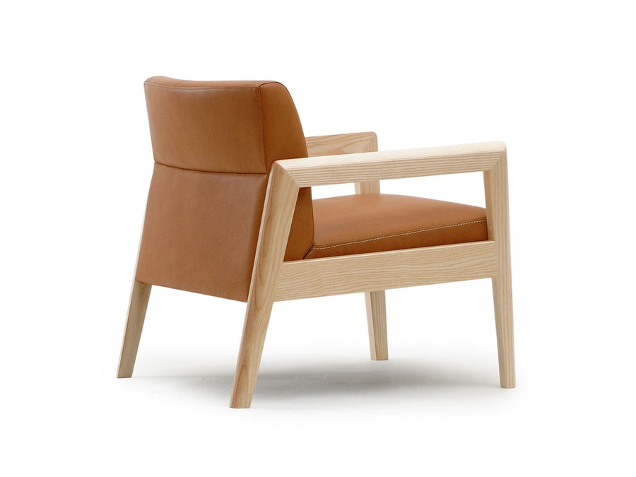 LEVITA LOUNGE CHAIR