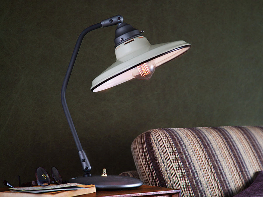 CUSTOM SERIES Classic Desk Lamp × Essence Steel