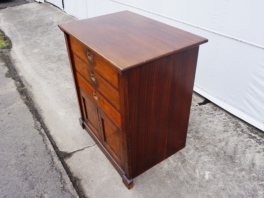 3 Drawer Accent Chest