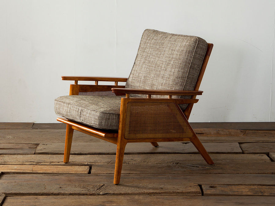 WICKER LOUNGE CHAIR