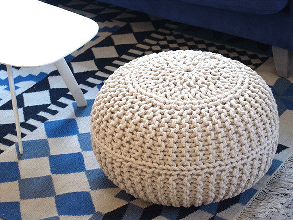 KNITTED POUF