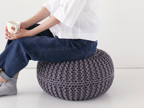 KNITTED POUF