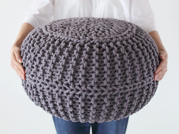 KNITTED POUF