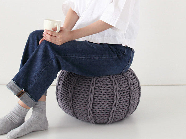 KNITTED POUF