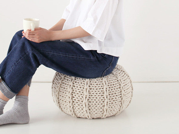 KNITTED POUF