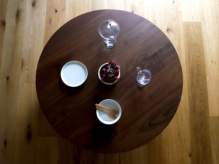 ROUND DINING TABLE