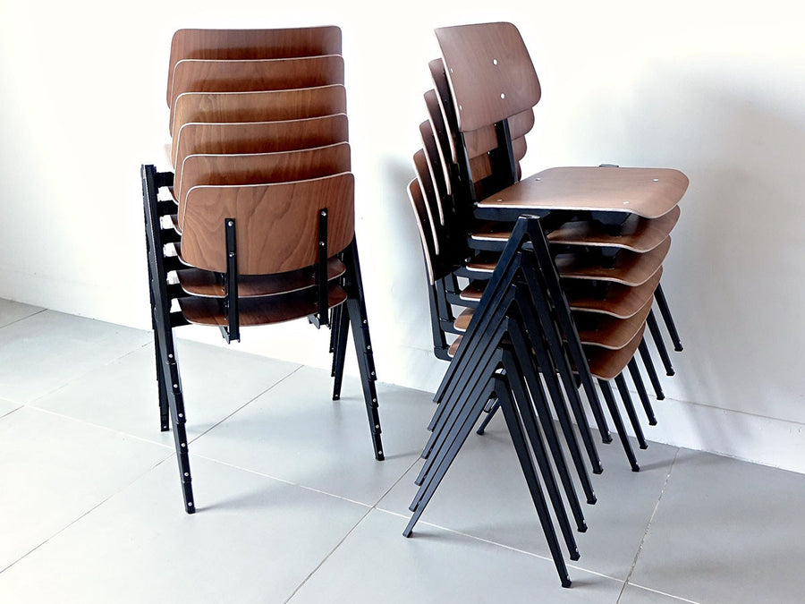 S.21 STACKING CHAIR