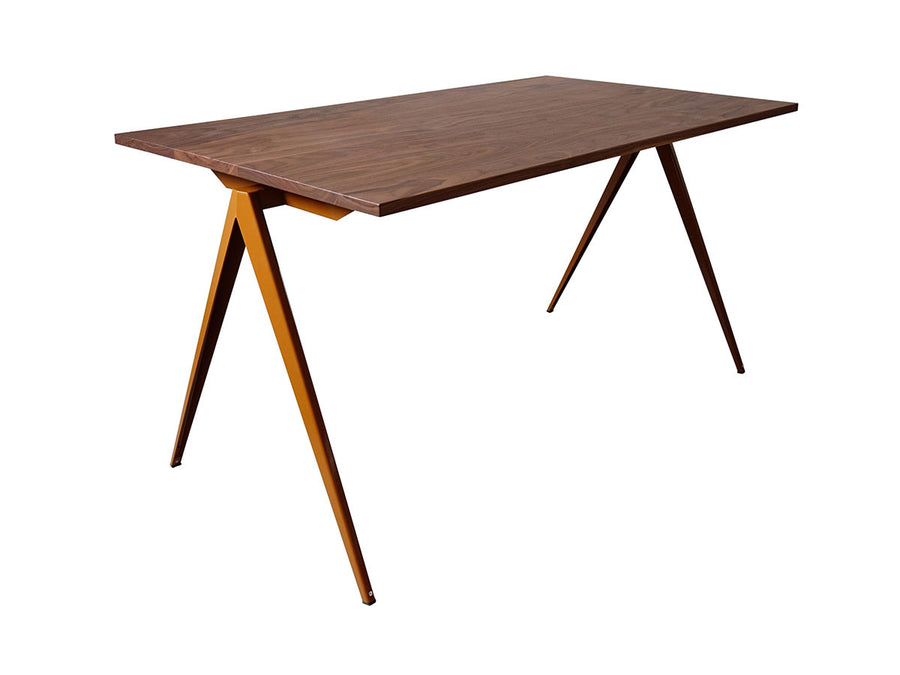 TD.4 TABLE