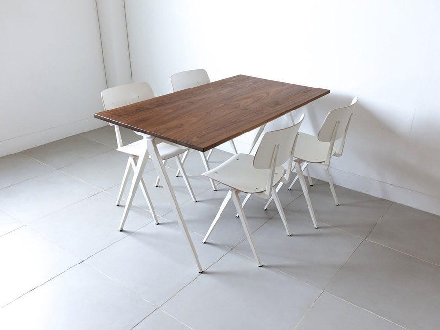 TD.4 TABLE