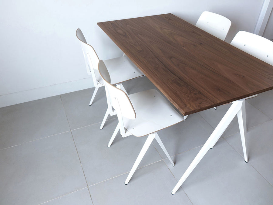 TD.4 TABLE