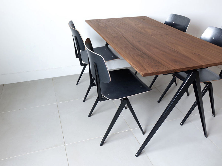 TD.4 TABLE