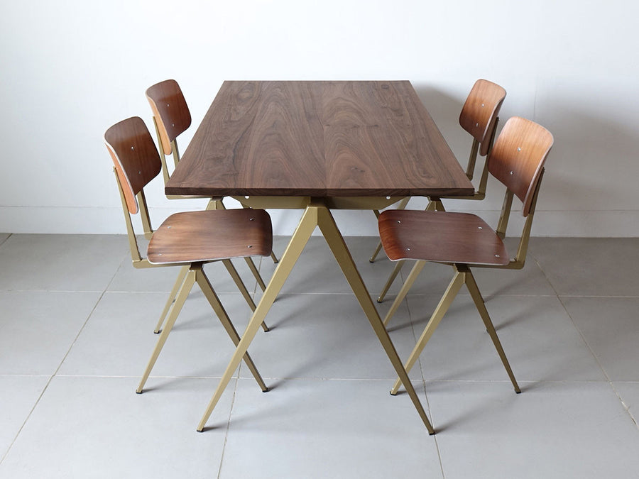 TD.4 TABLE