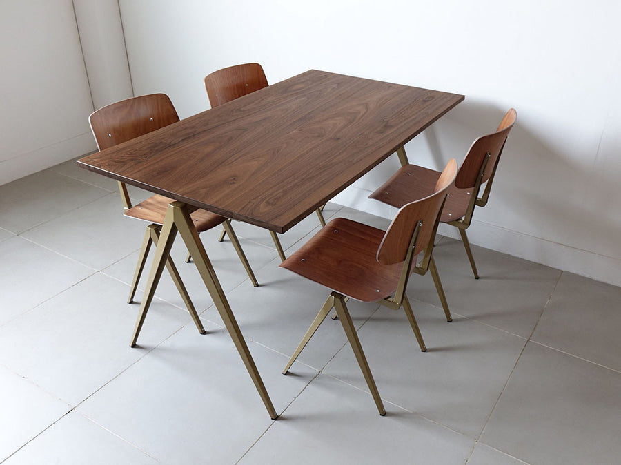 TD.4 TABLE