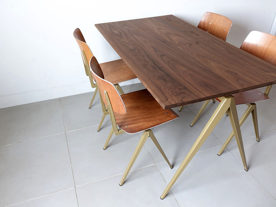 TD.4 TABLE