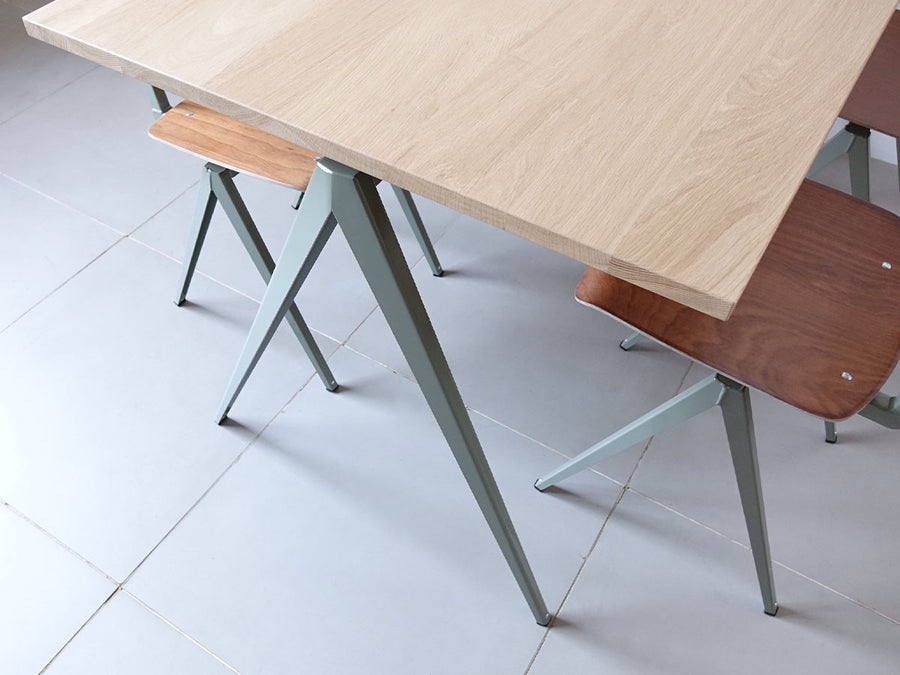 TD.4 TABLE