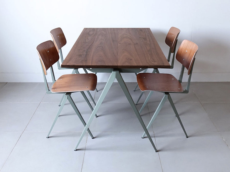 TD.4 TABLE