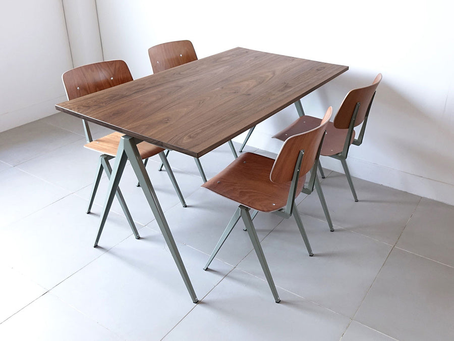 TD.4 TABLE