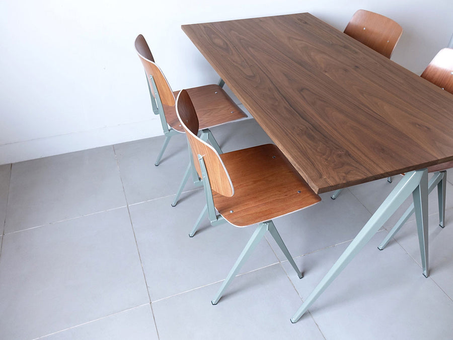 TD.4 TABLE