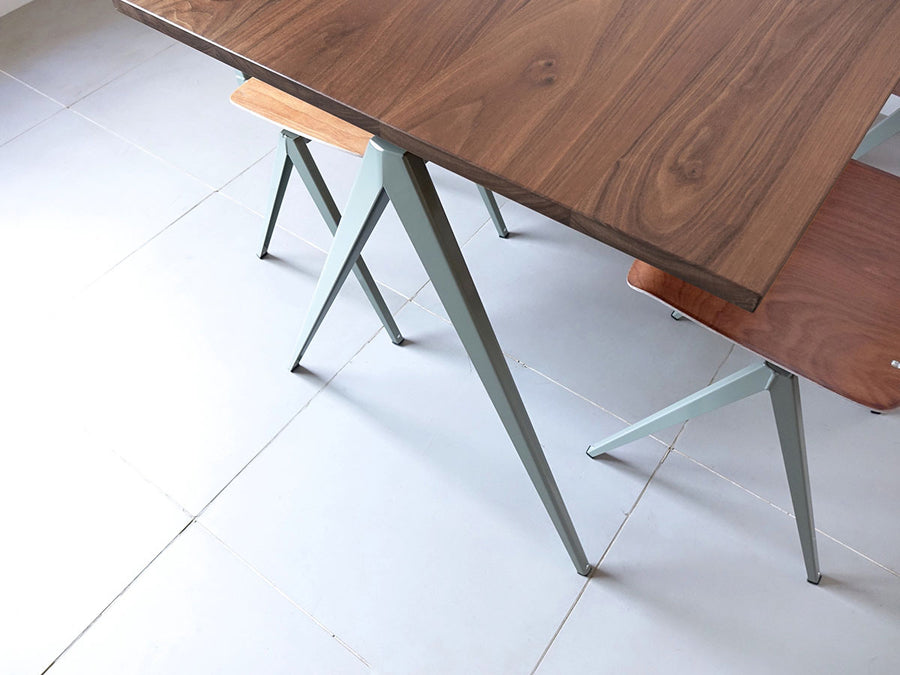 TD.4 TABLE