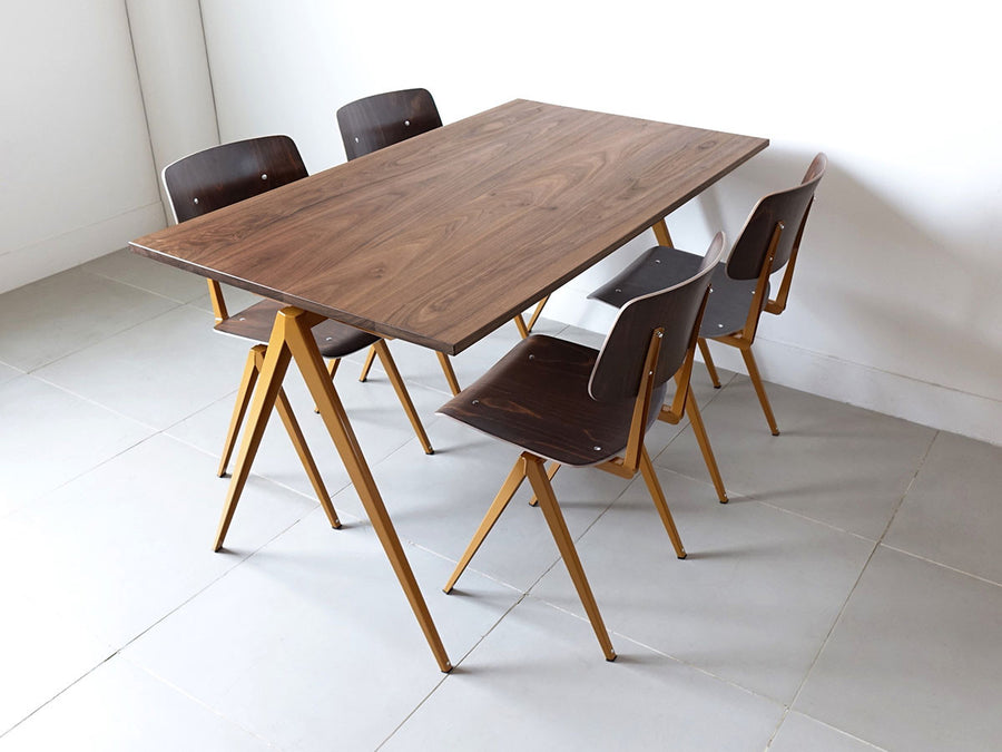 TD.4 TABLE