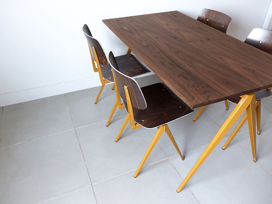 TD.4 TABLE