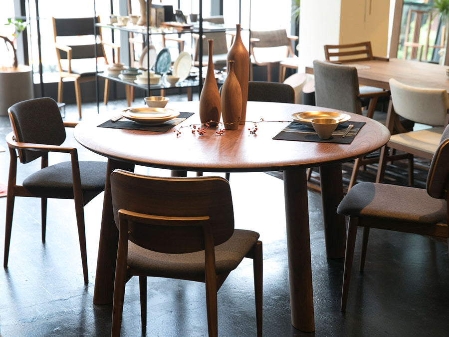 Cochi round dining table