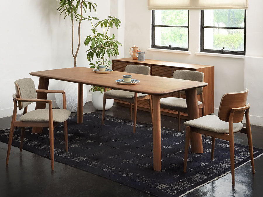 Cochi dining table