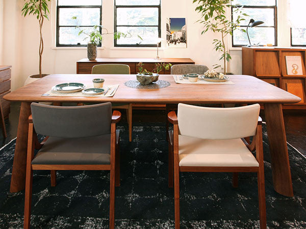 Cochi dining table