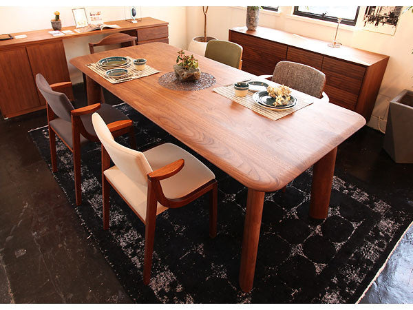 Cochi dining table