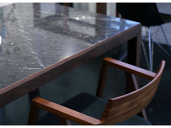 TRIANGOLO dining table