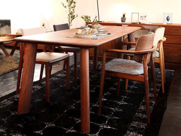 Cochi dining table