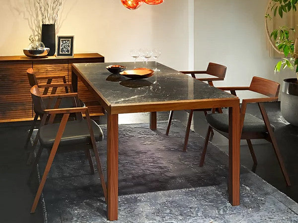 TRIANGOLO dining table