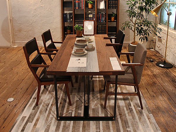 LANCE dining table